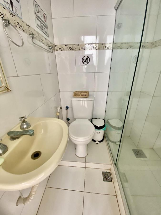Rio Guesthouse - Um Quarteirao Da Praia De Copacabana Rio de Janeiro Extérieur photo